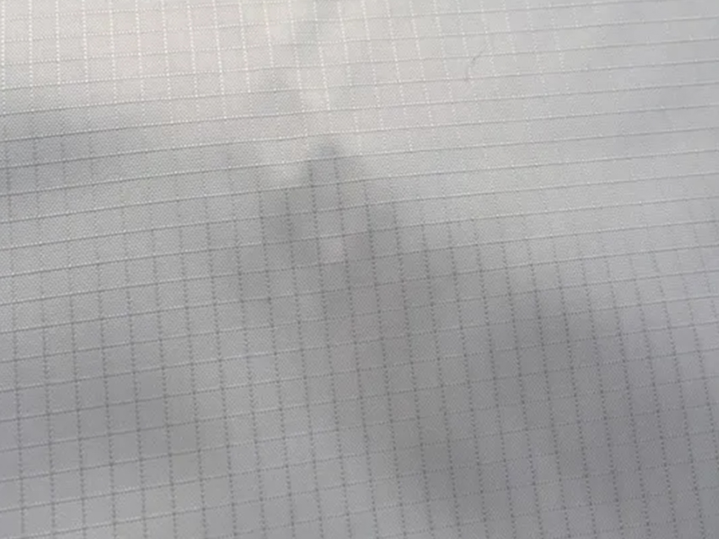 100% Polyester 210t 0,3*0,3 cm Tkanina Rib Stop Taffeta s bielym PU záterom
